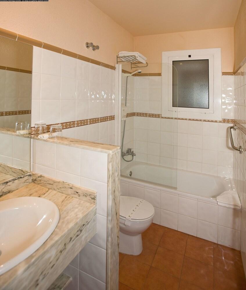 Hotel Grifeu Llança Εξωτερικό φωτογραφία