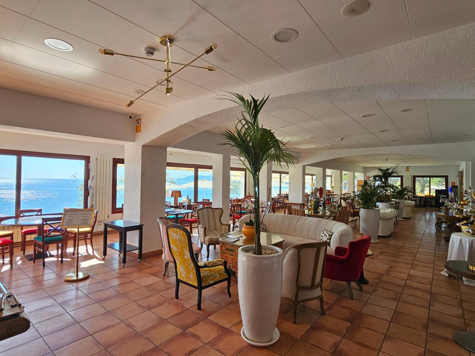 Hotel Grifeu Llança Εξωτερικό φωτογραφία