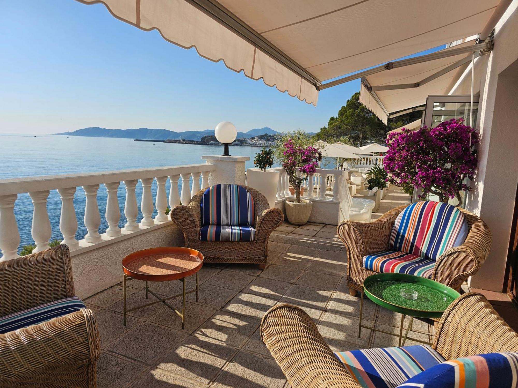 Hotel Grifeu Llança Εξωτερικό φωτογραφία
