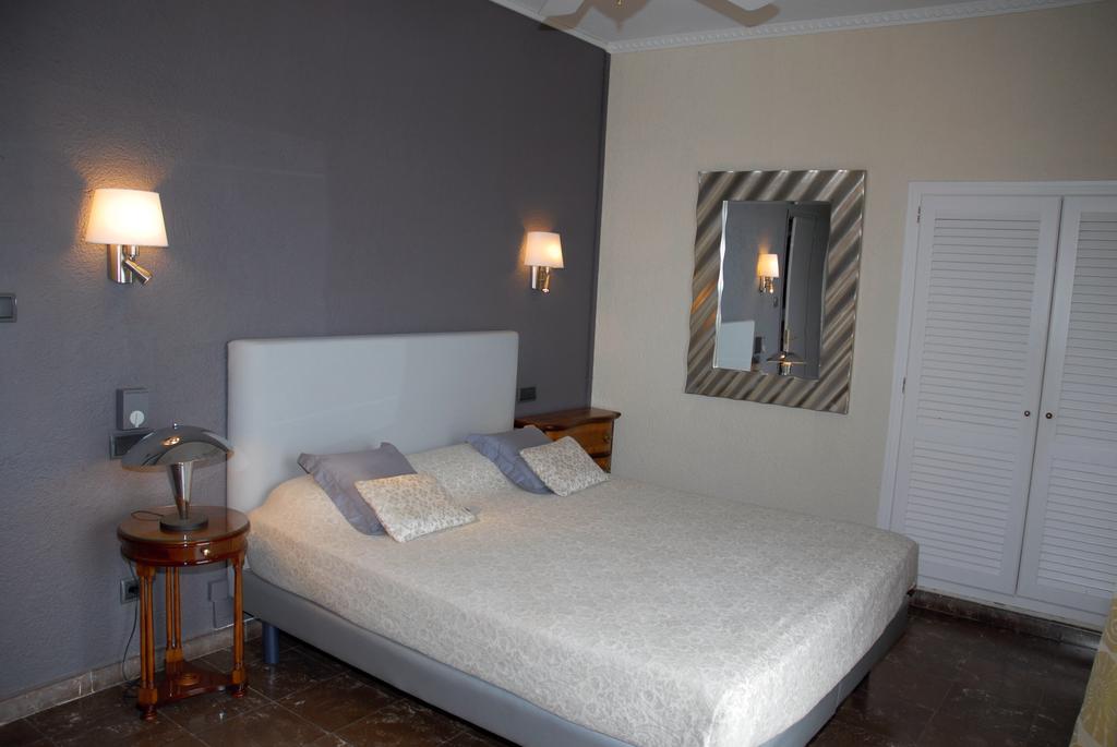 Hotel Grifeu Llança Εξωτερικό φωτογραφία