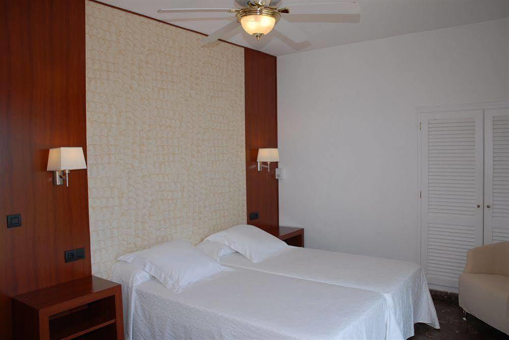 Hotel Grifeu Llança Εξωτερικό φωτογραφία