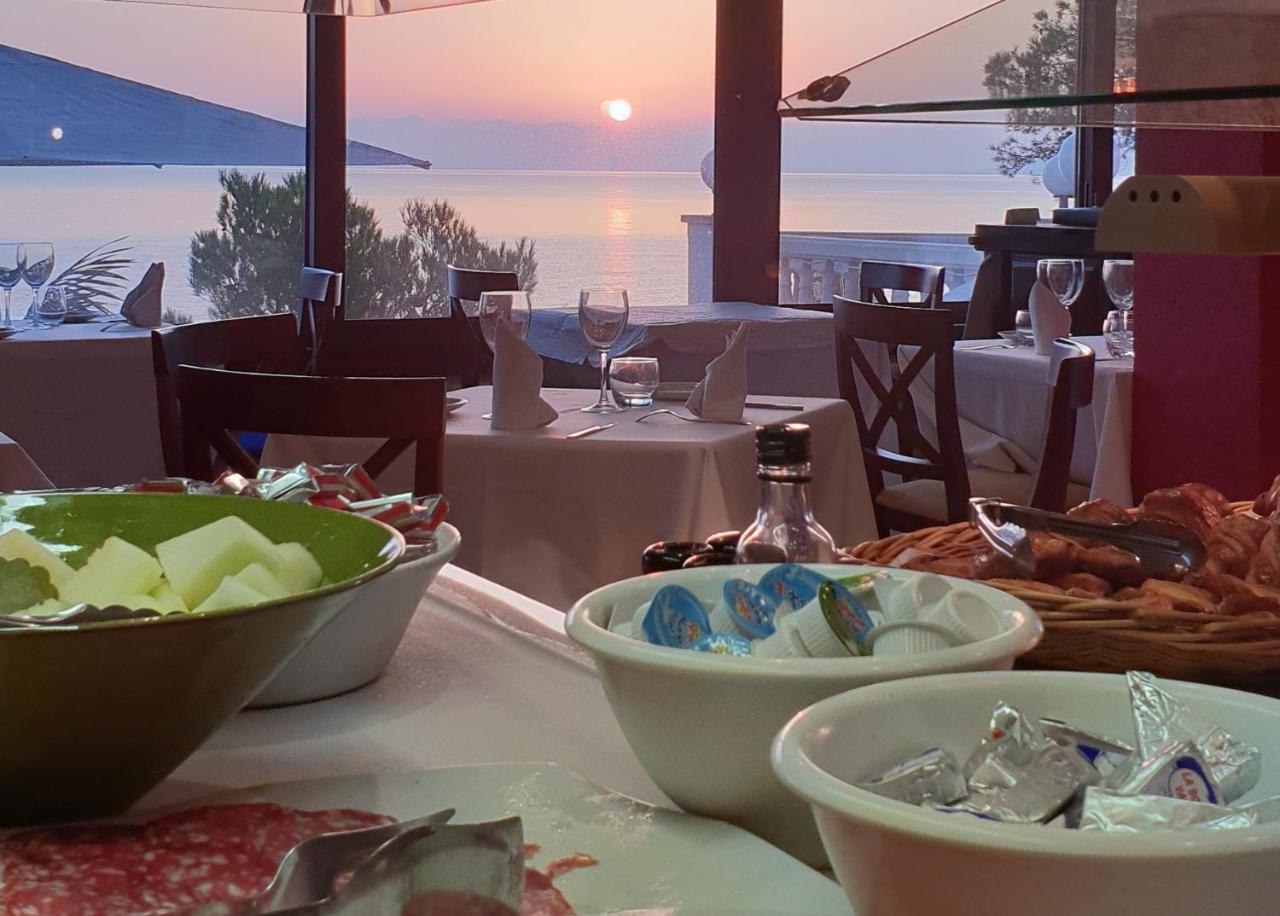 Hotel Grifeu Llança Εξωτερικό φωτογραφία
